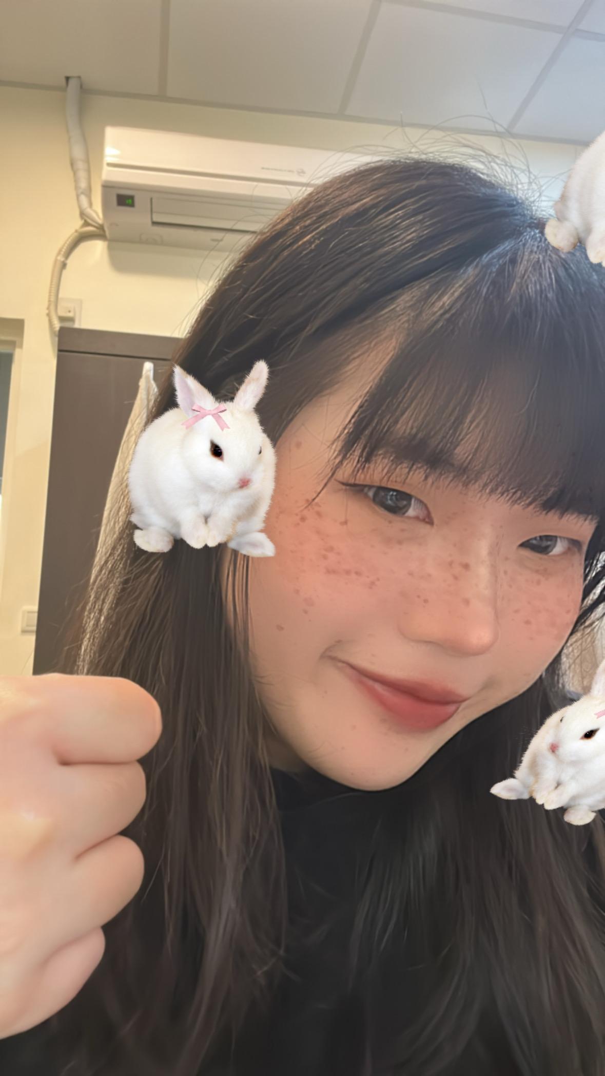 俞冠慈 (Emily)