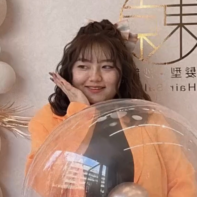 依依